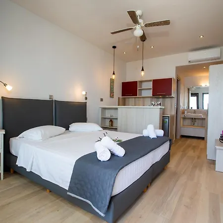 Locandina Living * Mparmpati