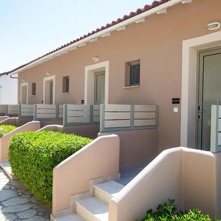 Locandina Living Lejlighed Mparmpati